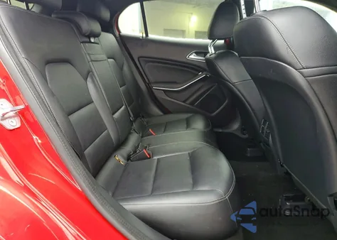 2020 Mercedes-Benz Gla 250 z USA, uszkodzony, nr VIN WDCTG4EB8LU021759
